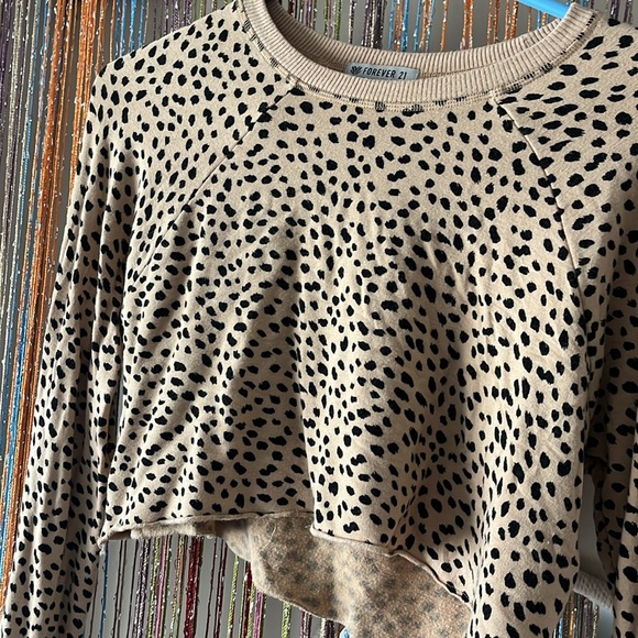 Forever 21 cropped lightweight cheetah print sweater 🐆 - Picture 8 of 9